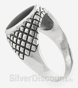 Мужское кольцо из чернёного серебра с ониксом, вид сбоку