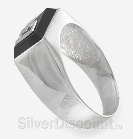 Мужской серебряный перстень - печатка с фианитами, вид сбоку