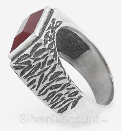 Мужской серебряный перстень с красным агатом