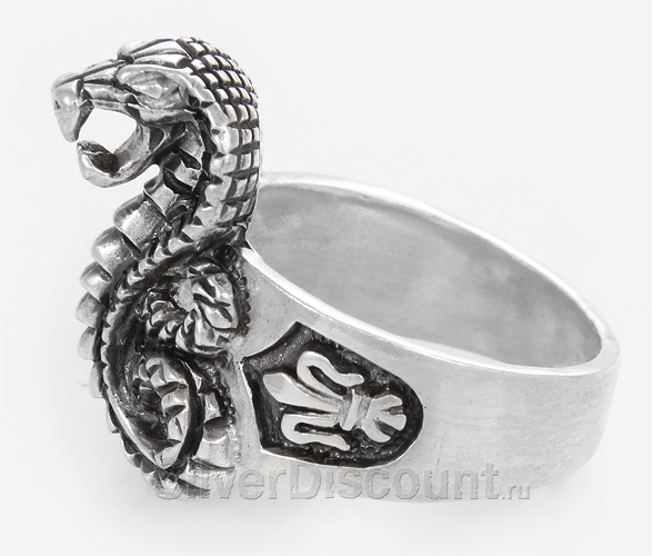Кольцо кобра, серебро, вид сбоку