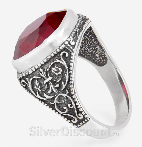 Серебряные кольца в винтажном стиле с корундом рубином