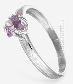 Женское кольцо из серебряного гарнитура с природными аметистами