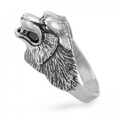 Серебряное кольцо-перстень Волк, вид сбоку