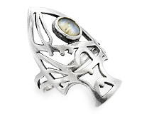 Серебряное кольцо в форме рыбы с перламутром