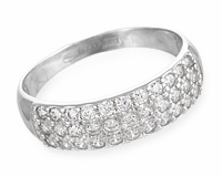 Классическое кольцо из серебра с россыпью фианитов