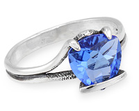 Кольцо серебро с голубым кварцем - перунитом