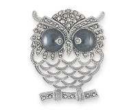 Серебряная брошь Сова, марказиты, иск. оникс