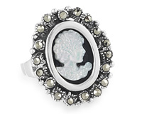 Серебряное кольцо с камеей и марказитами