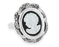 Кольцо с женским профилем (камеей): серебро, оникс, перламутр