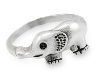 Кольцо из черненого серебра со слоном